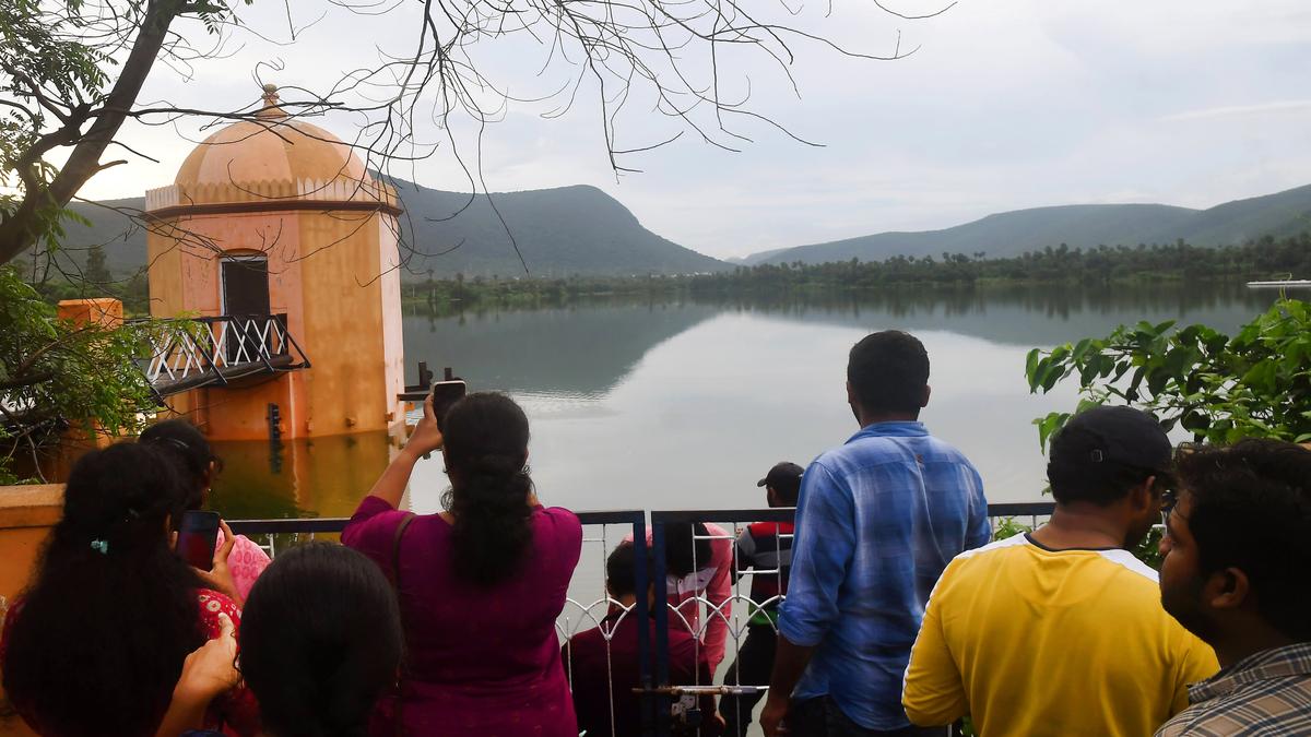 Andhra Pradesh Tourist guides of Borra Caves seek better wages